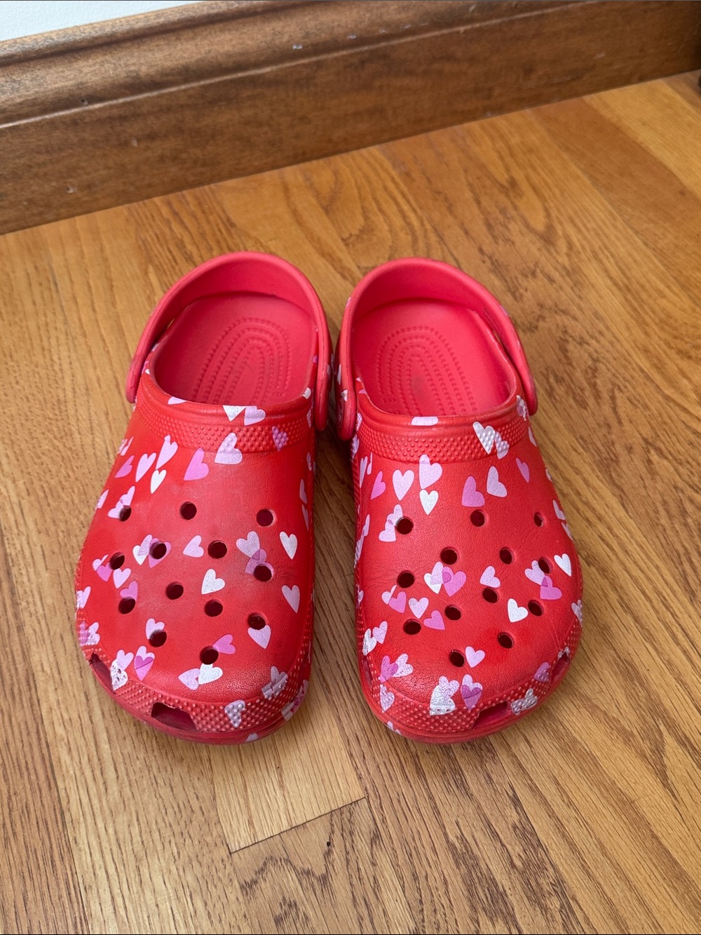 Crocs Kids' Classic Heart Clogs Valentine’s Day Red Pink Juniors Girl’s Size 3